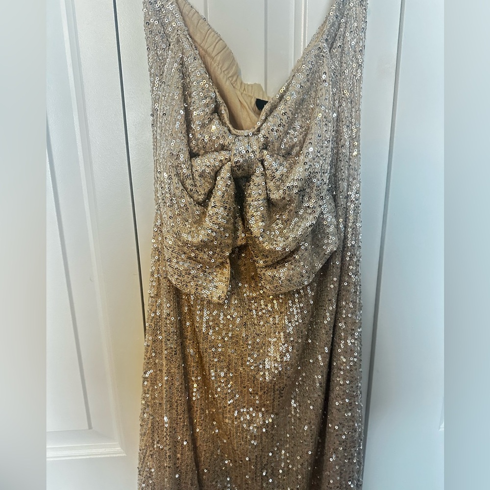 Mittoshop Strapless Sequin Dress in Gold